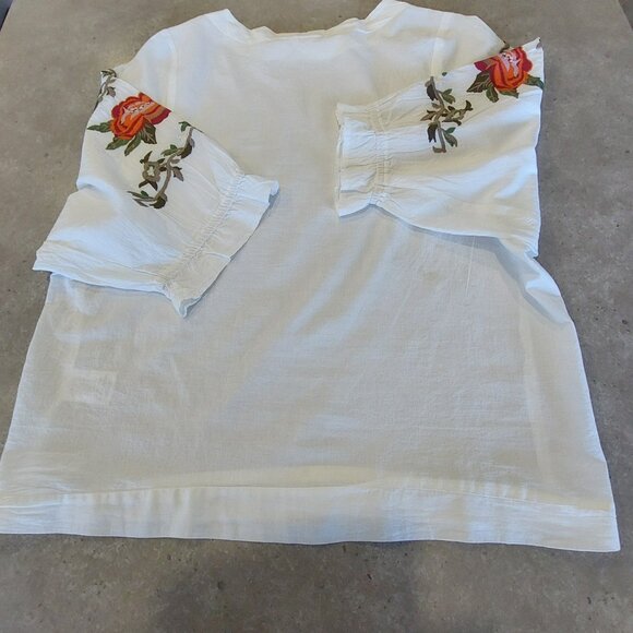 FILLEL Women's White Blouse w/3/4 Embroidered Design Puff Sleeves - Sze Large - Picture 4 of 12